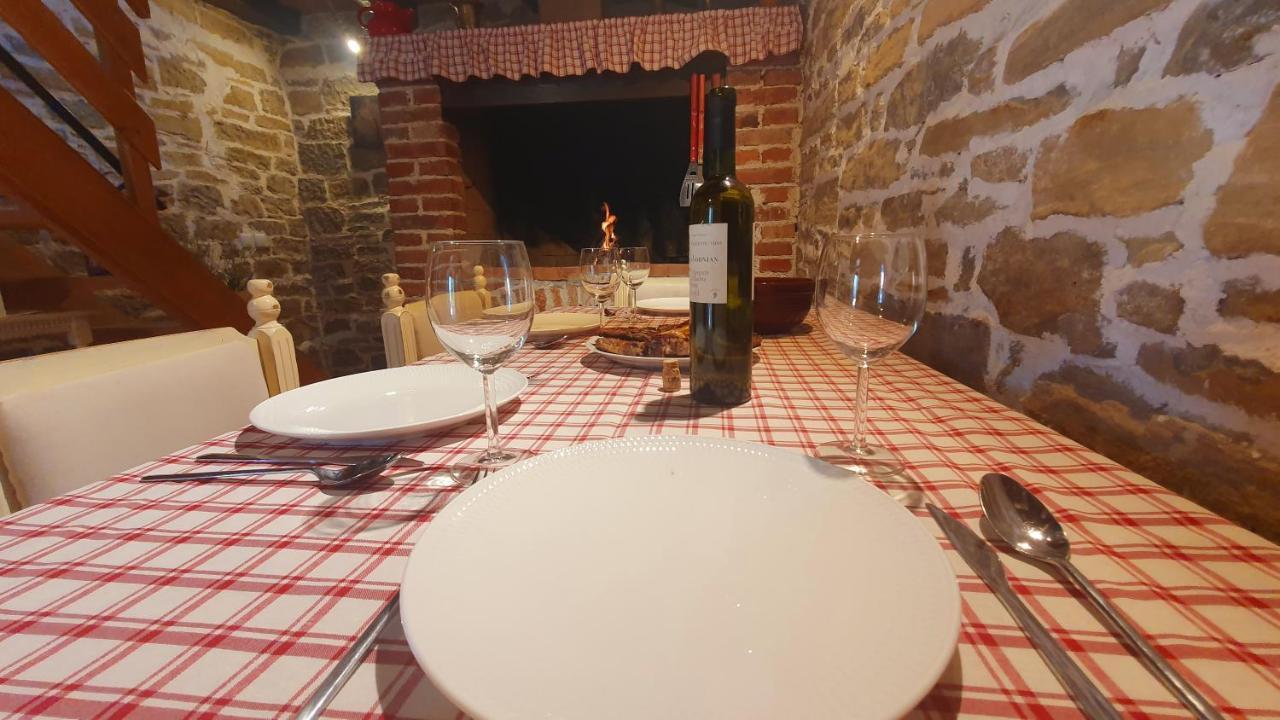 Casa Leonarda, Old Authentic Istrian Stone House Near Motovun, Central Istria Zamask Ngoại thất bức ảnh
